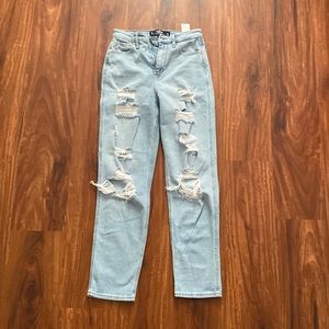 Hollister Ultra High Rise Mom Jean (size: 3L)